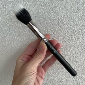 MAC 188 Duo Fiber stippling brush- original natural hair series
